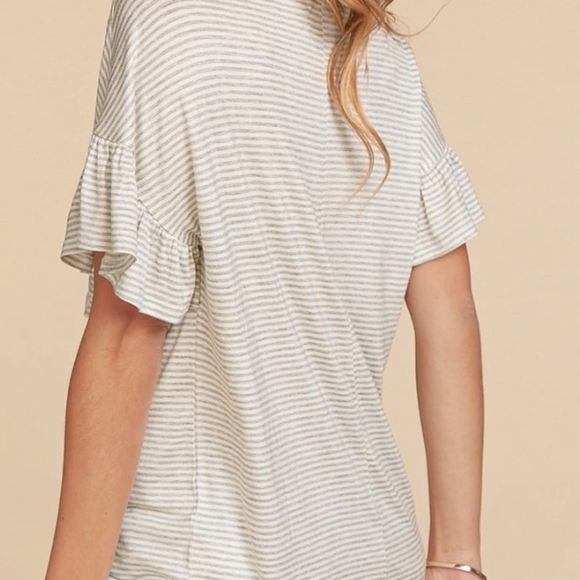 💜 New Super Cute Stripped Top - Picture 2 of 7